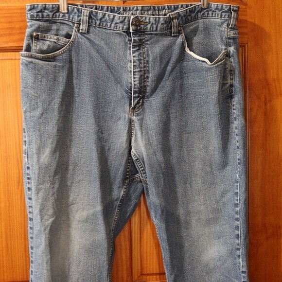 Duluth Trading Company Flex Weekender Relaxed Fit Denim Jean's 42 x 30 - Picture 3 of 12